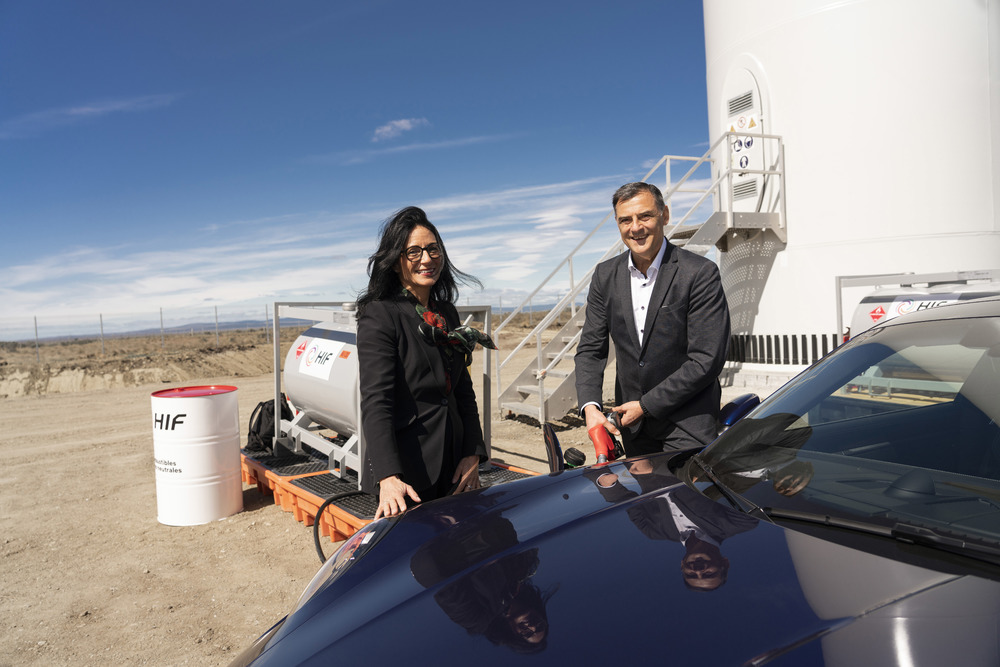 Lire la suite à propos de l’article Porsche carbure aux e-fuels à base d’hydrogène
