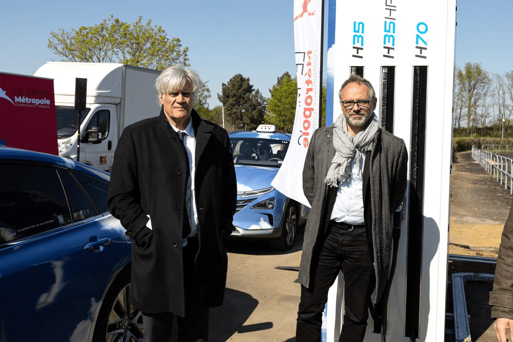 Hype speeds up on hydrogen refuelling stations
